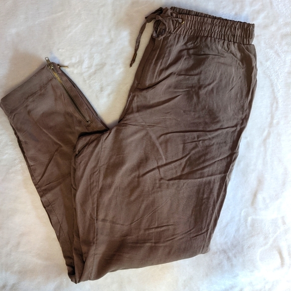 New Look Pants - 🔥LAST CHANCE - DONATING Sept 4/22🔥Taupe Paperbag Trousers, Tapered Leg